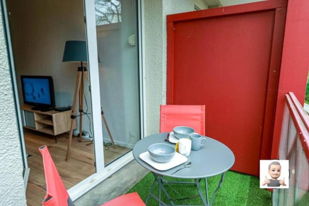 Le Petit Park-Studio-Terrasse- Piscine-Wifi Fibre Apartment Pau Bagian luar foto