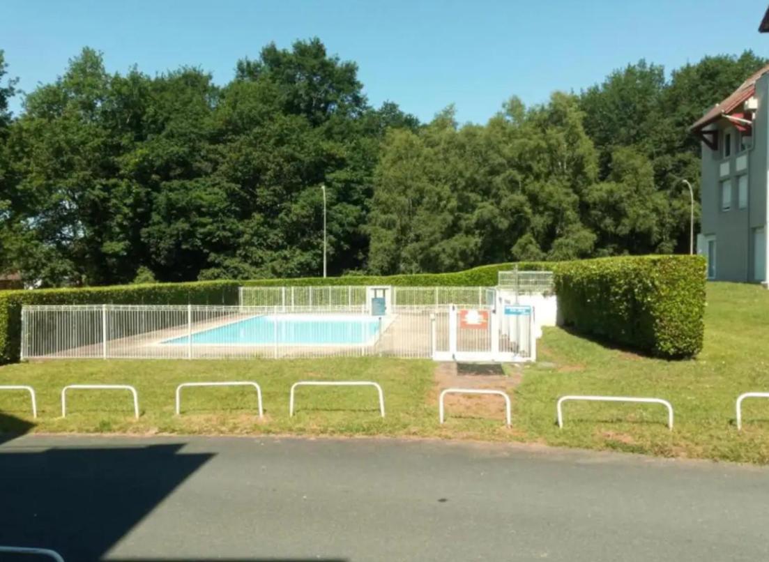 Le Petit Park-Studio-Terrasse- Piscine-Wifi Fibre Apartment Pau Bagian luar foto